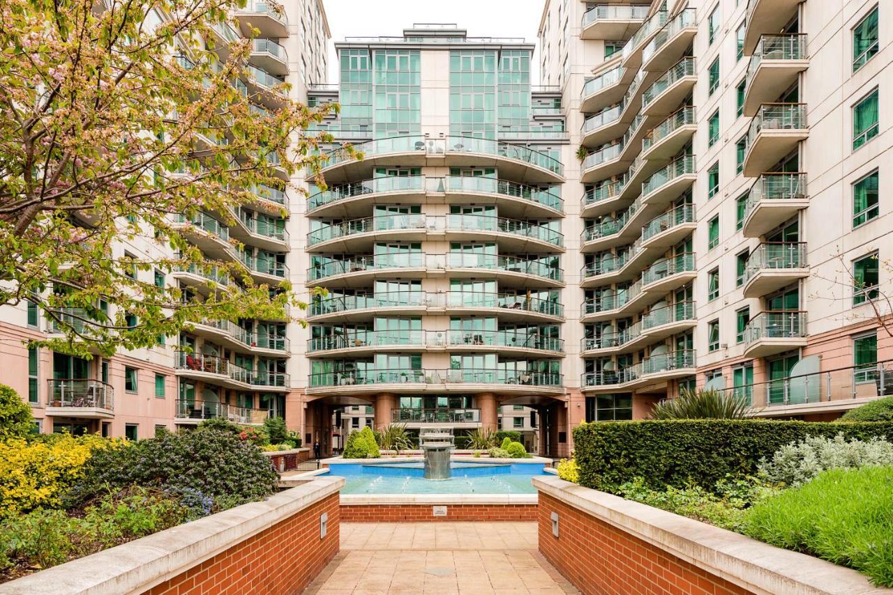 Riverside 2-Bedroom Apartments Londra Exterior foto