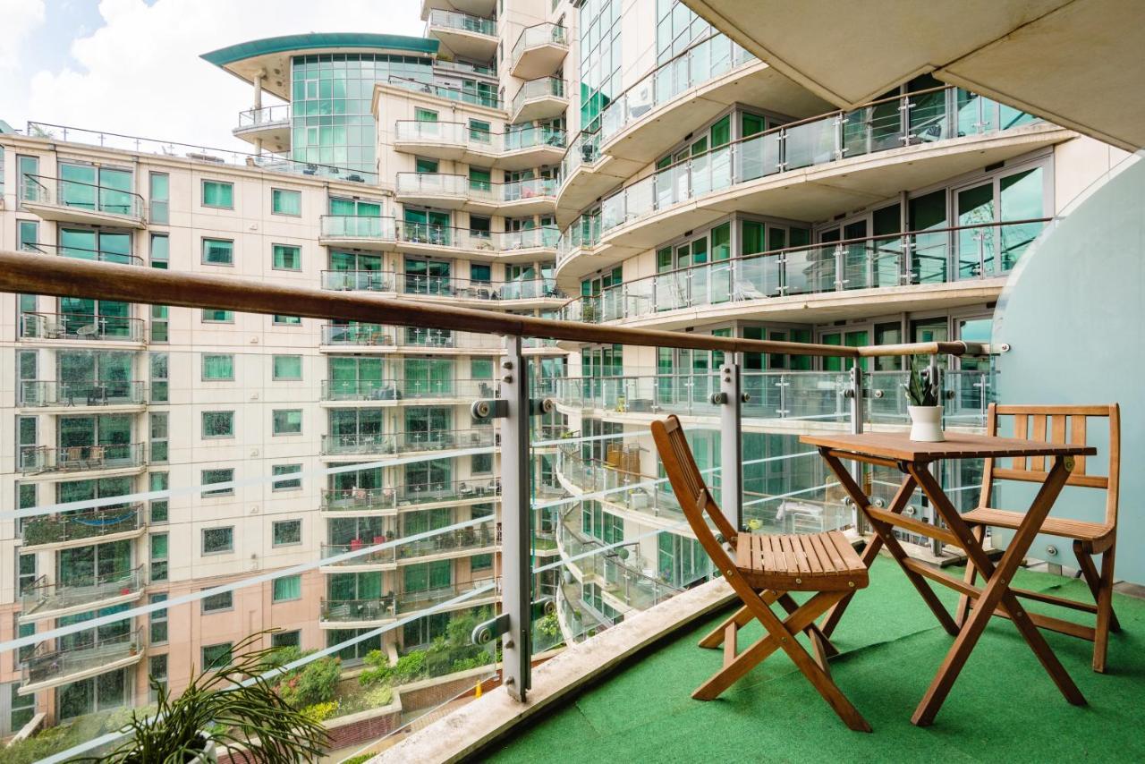 Riverside 2-Bedroom Apartments Londra Exterior foto