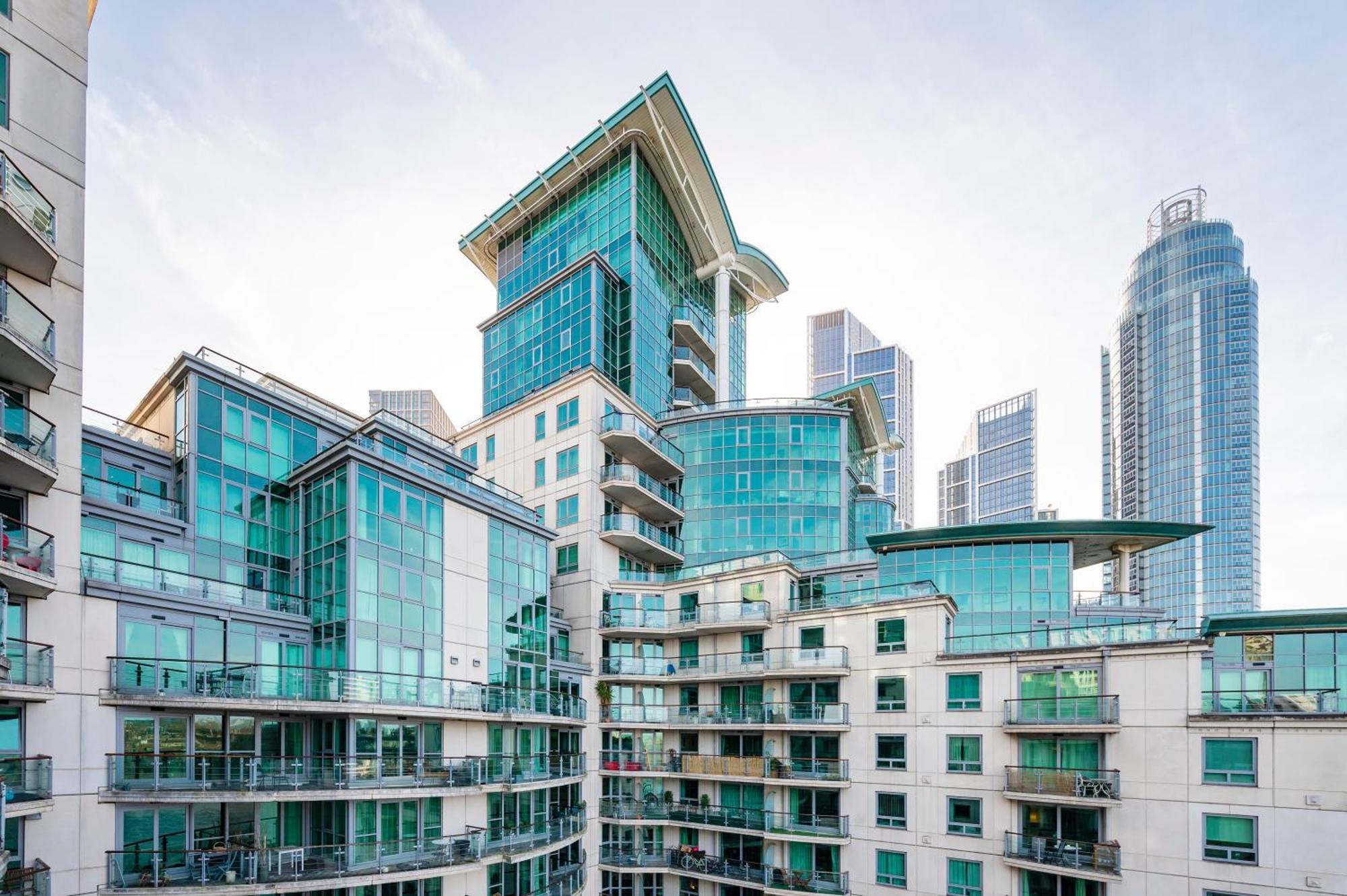 Riverside 2-Bedroom Apartments Londra Exterior foto