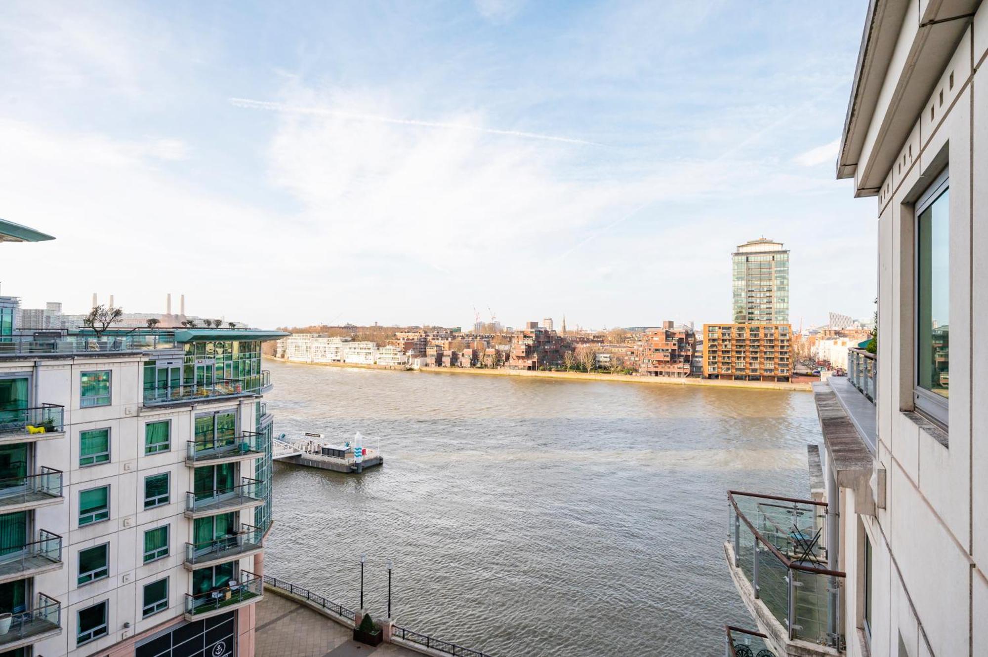 Riverside 2-Bedroom Apartments Londra Exterior foto