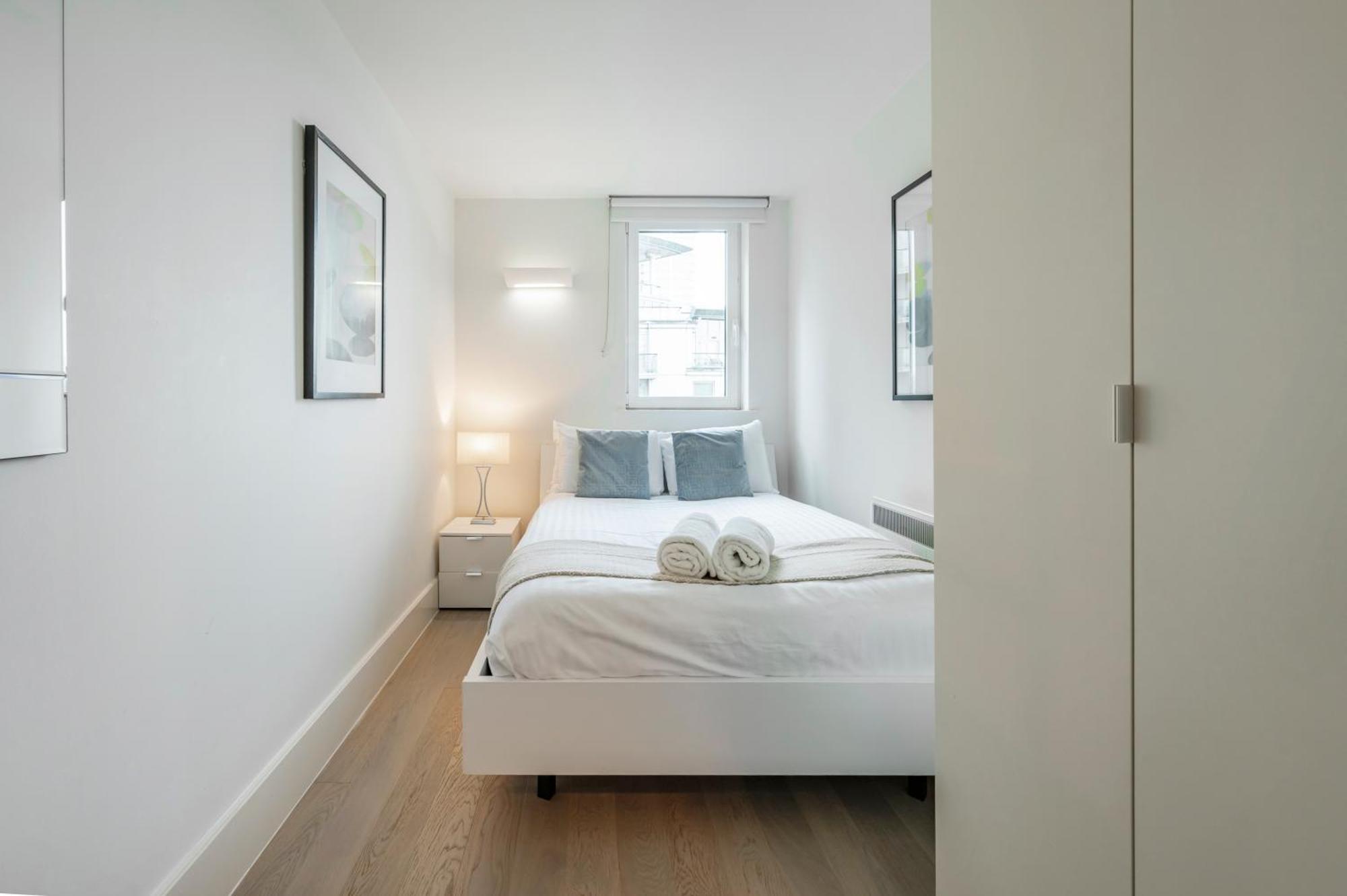 Riverside 2-Bedroom Apartments Londra Exterior foto