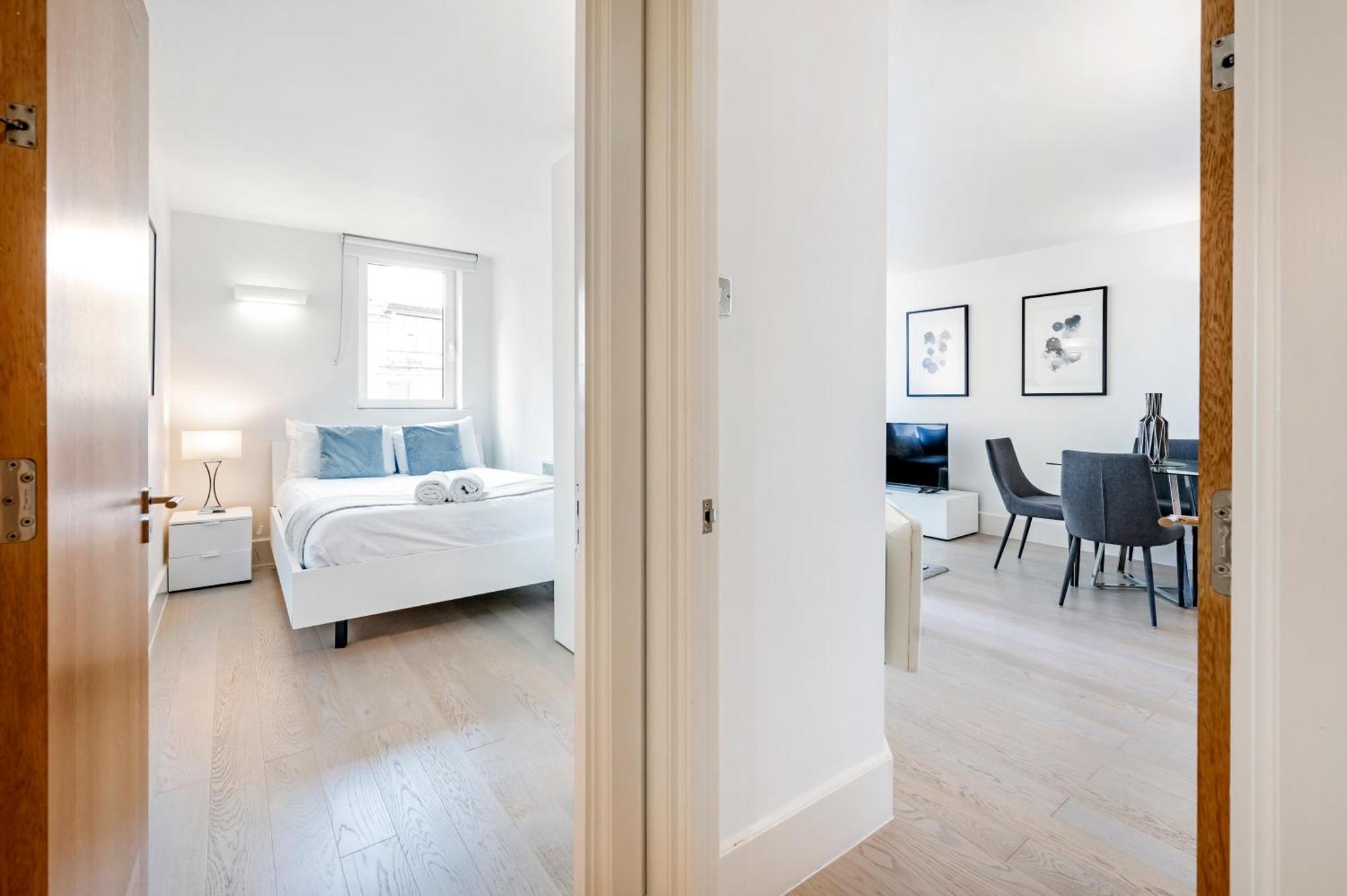 Riverside 2-Bedroom Apartments Londra Exterior foto
